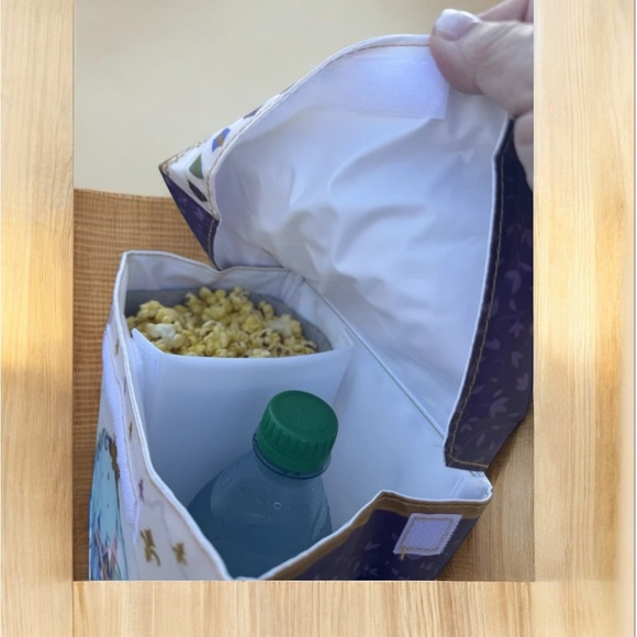 Disneyland 70th Celebration Magic Key Insulated Cooler Bag Popcorn In Hand New - Picture 5 of 9